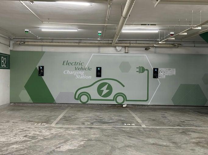 東薈城北面 P3 停車場 E-Charge 易充站
