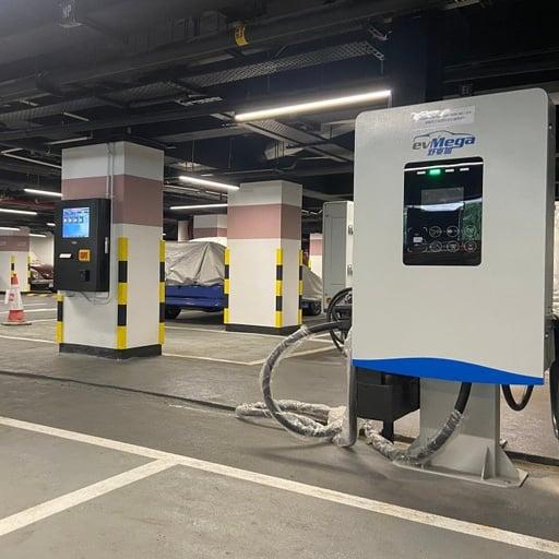 好運中心 EV Mega 快速充電站