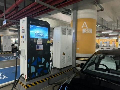 珠海港珠澳大橋珠海口岸地下停車場