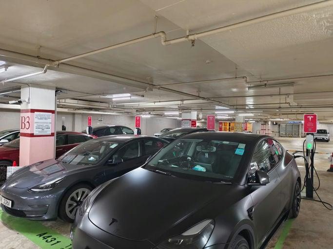 帝庭軒購物商場 目的地充電站