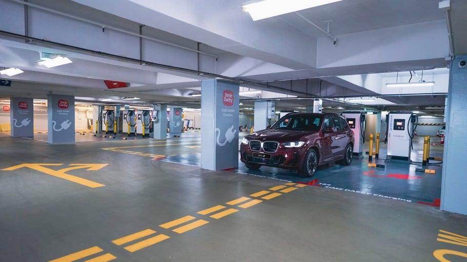 會展廣場 BMW 森那美快速充電站