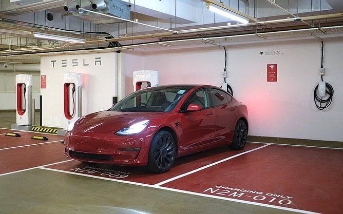 圓方 V3 超級充電站 (北停車場)