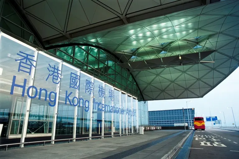香港國際機場四號停車場 快速充電站